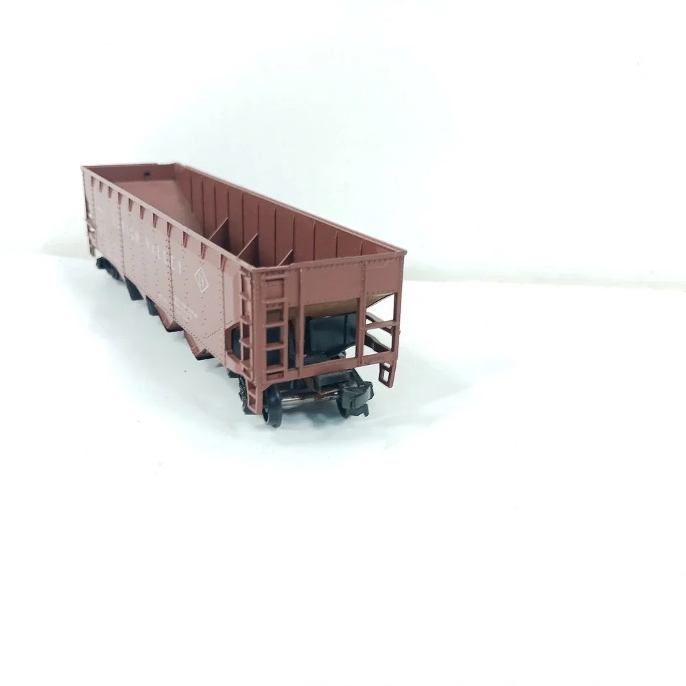 Lehigh Valley LV 4127 HO Scale Triple Hopper Rail Car Brown Vintage Style